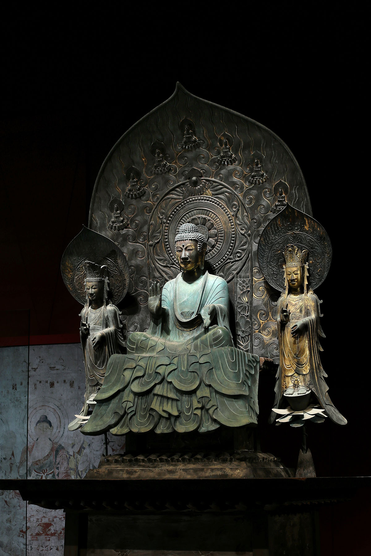 法隆寺 釈迦三尊像の再現事業 | 伝統工芸高岡銅器振興協同組合 | 鋳造金属製品の新調・修繕 | 富山県高岡市